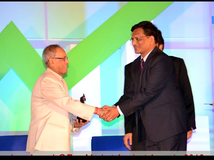 Ashok Mittal being honoured by Shri Pranab Mukherjee